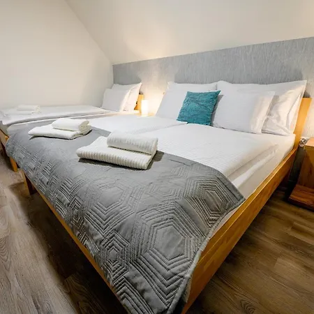 Pod Martinkami 아파트